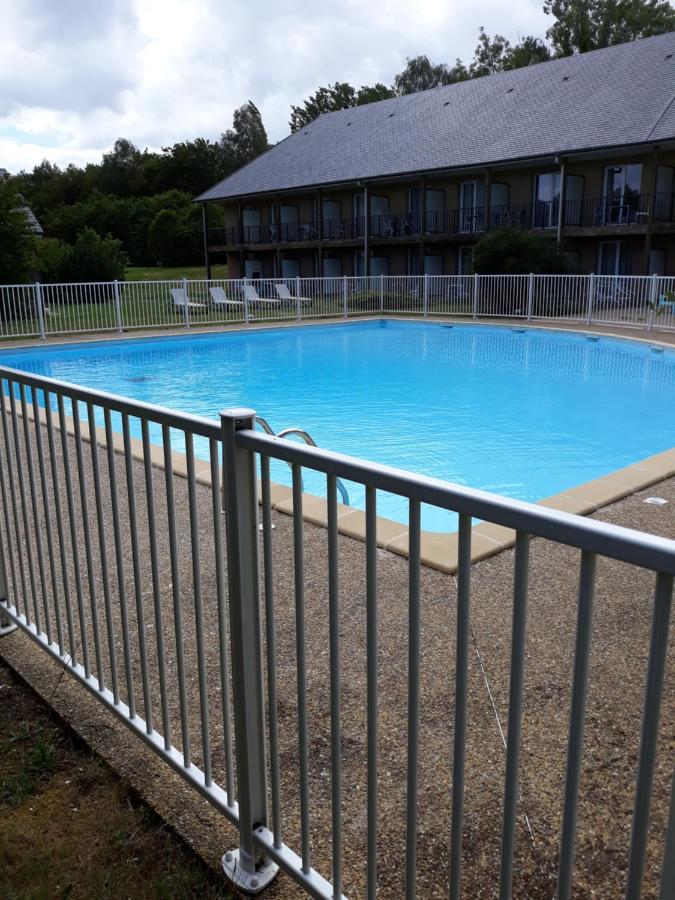 Proche Honfleur Gite Avec Piscine Equemauville Exterior photo